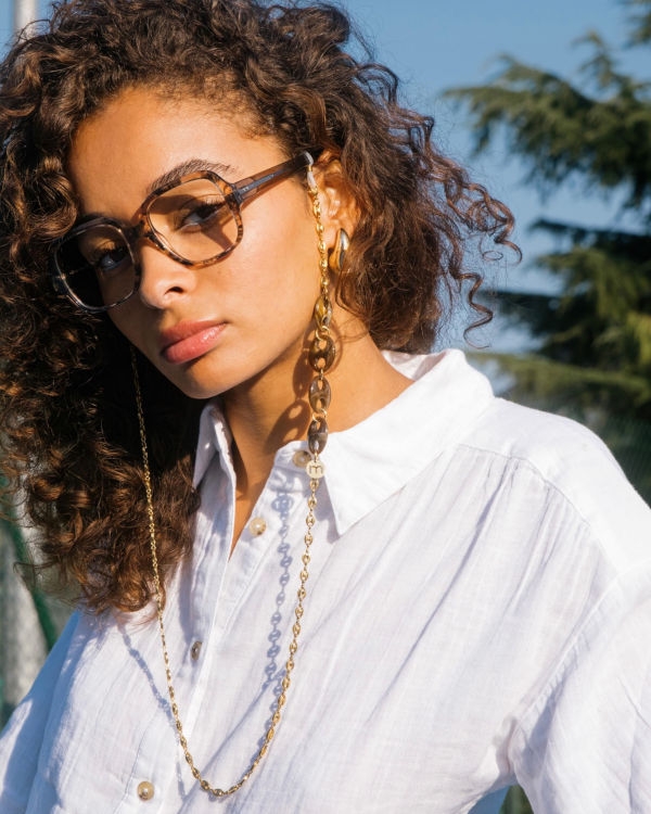 Lunettes acétates <p>Toutes nos ac&eacute;tates proviennent de chez&nbsp;<strong>Mazzucchelli,&nbsp;</strong>premier producteur mondial de&nbsp;feuilles d'&nbsp;ac&eacute;tate, en raison de son engagement &agrave; d&eacute;velopper les meilleurs mat&eacute;riaux et motifs.&nbsp;</p>

<p>Les ac&eacute;tates de&nbsp;<strong>Mazzucchelli</strong>&nbsp;sont connus pour leur lustre riche, leur couleur vibrante, leur r&eacute;sistance &agrave; la traction sup&eacute;rieure et leur sensation de l&eacute;g&egrave;ret&eacute;.</p>
